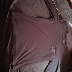 Vineyard vines tee shirt.